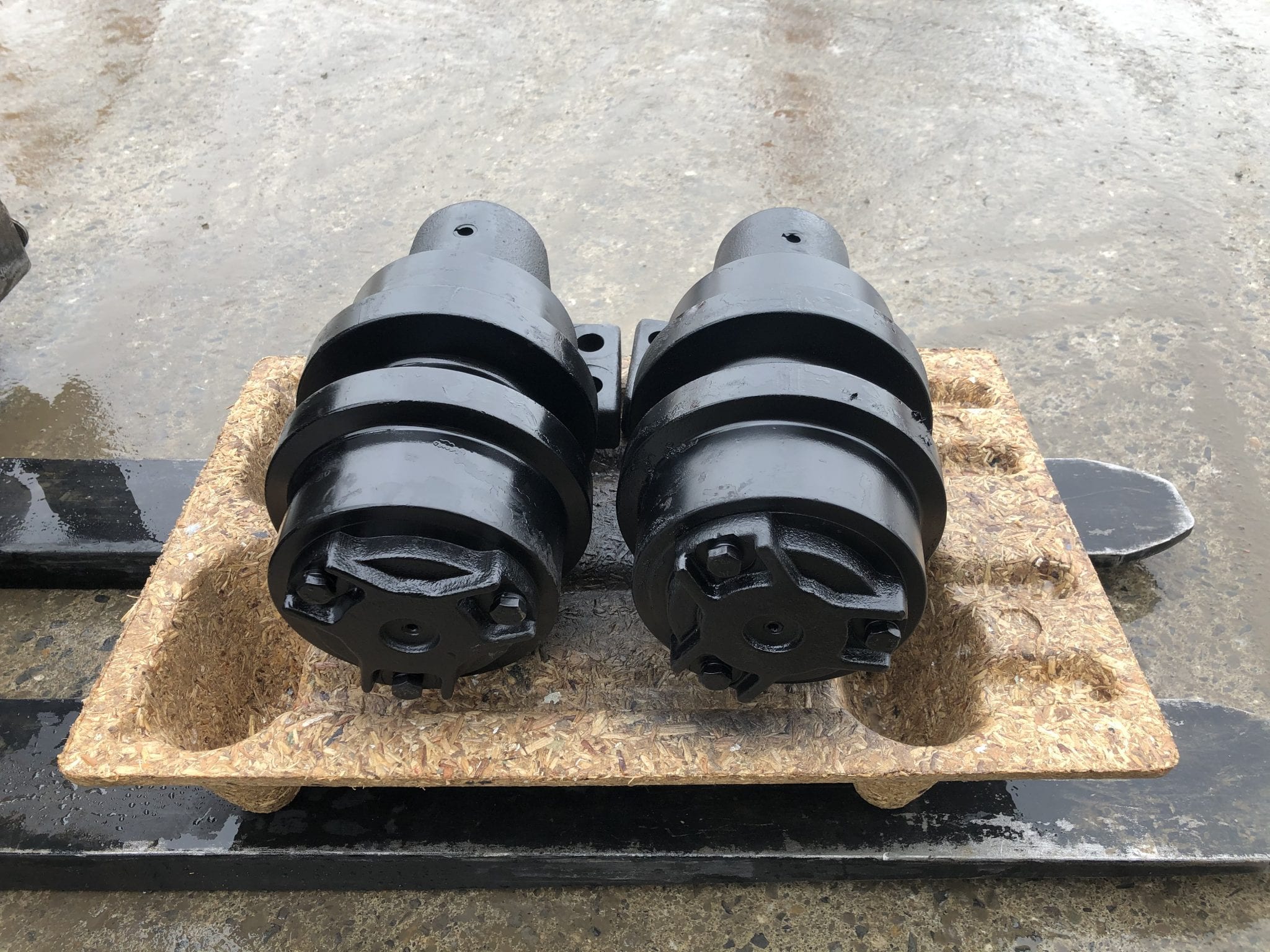 Case CX350B Bottom Rollers from Macadam Equipment Ireland