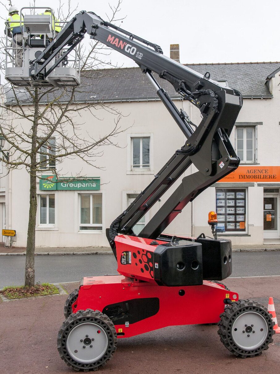 Manitou Mango 12